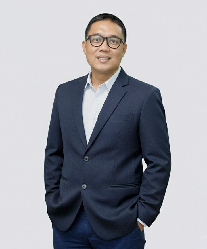 Headshot of Adhy Santoso