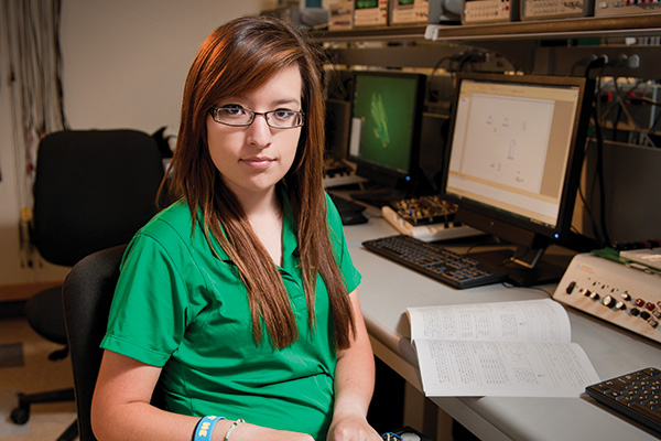 Leticia Hernandez, a sophomore pre-electrical engineering major, took one of UNT’s Discovery courses —  Learning to Learn — specially designed for engineering students, during her freshman year. (Photo by Gary Payne)