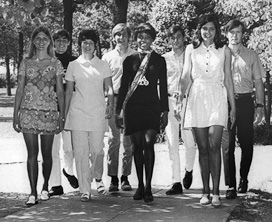 1970-1971 cheerleaders