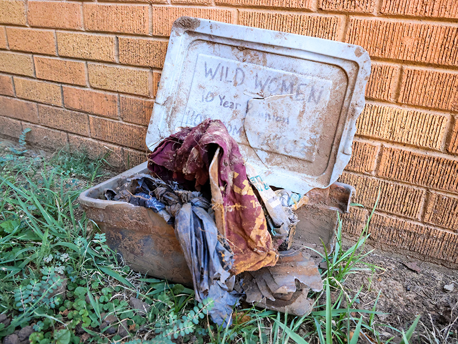 Time capsule exterior