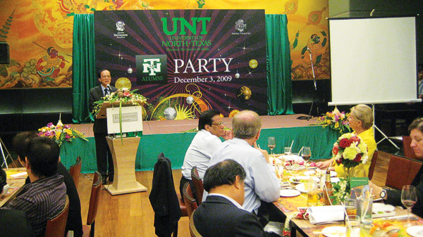 Khompet Chatsupakul ('84 Ph.D.) addressed a group of about 220 alumni and friends at a dinner in December in Bangkok. UNT alumni in Thailand organized and underwrote the event, which marked the official start of a Thai alumni chapter.