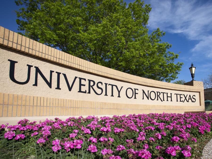 Photo of monument saying "University of North Texas" 