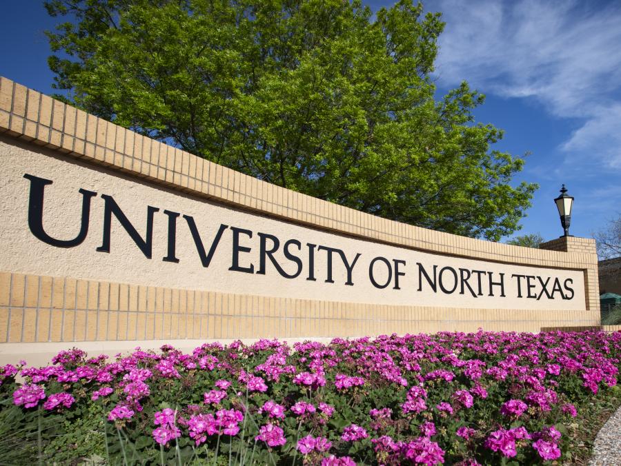 Photo of monument saying "University of North Texas" 